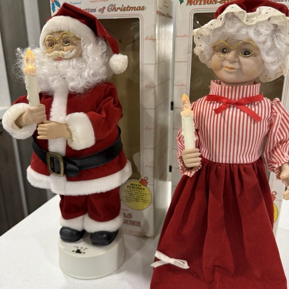 Vintage Telco Motionette 1989 Santa And Mrs. Claus Tested And Working. Lighted